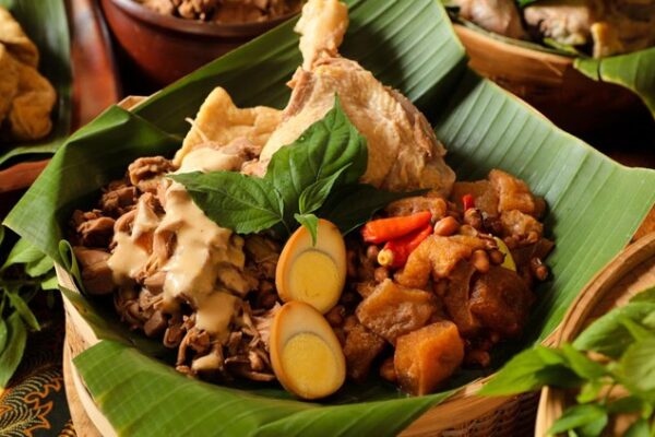 Gudeg, a Typical Yogyakarta Food source : https://www.haibunda.com/moms-life/20211216060744-90-263500/3-resep-gudeg-nangka-sederhana-dan-pelengkap-krecek-obati-rindu-makan-di-jogja