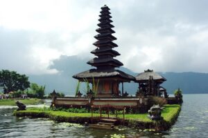 Travel Agent Bali: Your Complete Guide to Seamless Island Adventures source : https://pixabay.com/photos/indonesia-bali-ulun-danu-1578647/