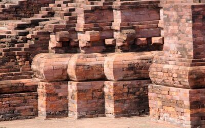 source : https://pixabay.com/photos/indonesia-heritage-candi-najip-359737/