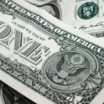 https://pixabay.com/photos/bank-notes-dollar-us-dollars-usd-941246/