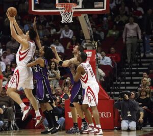 https://pixabay.com/photos/basketball-professional-nba-action-1544370/