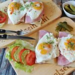 https://pixabay.com/photos/loaf-ham-tighter-max-egg-fried-egg-2796393/